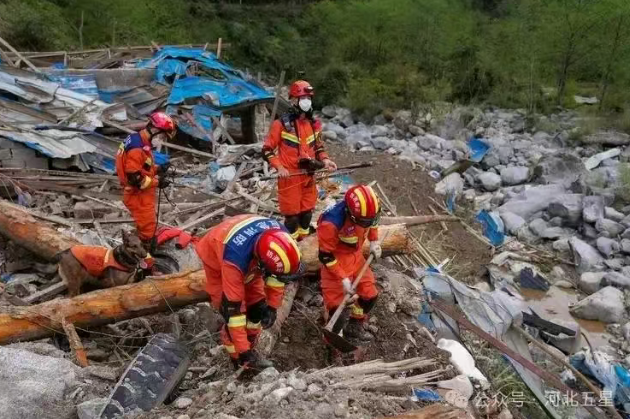 油動式大載荷長航時無人直升機——打造我國應急救援、防汛救災、森林草原消防的“新質戰斗力”!